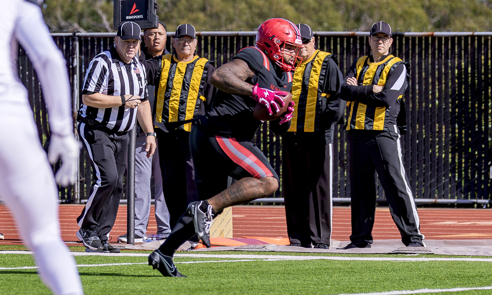 Richard Washington scored CCSF's lone touchdown vs. San Mateo in the first quarter. (Photo by Eric Sun)