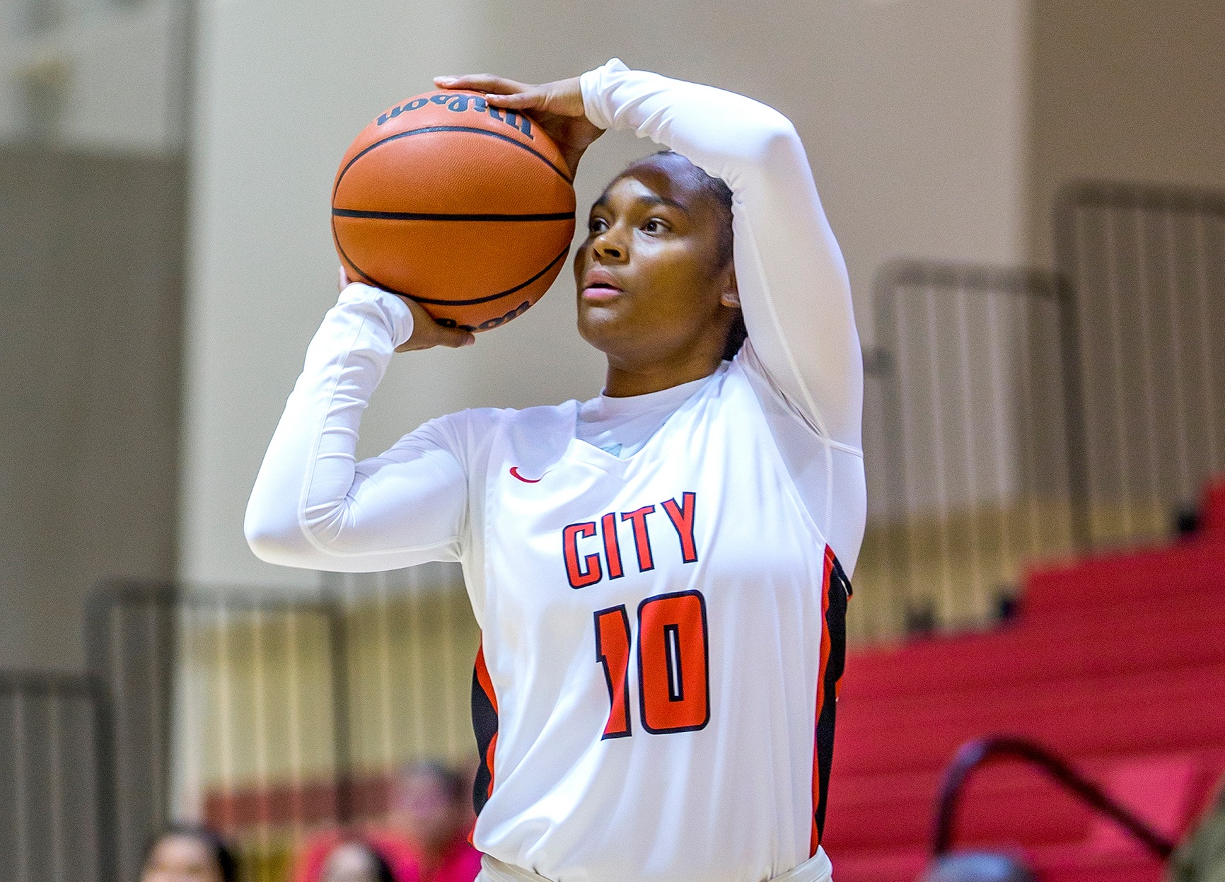 Caprice Taylor hits one of her five straight three-point attempts in the first quarter