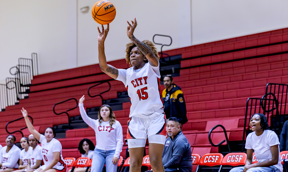 Madison Thomas had 27 points and 15 rebounds against Sacramento City. (Photo by Eric Sun)